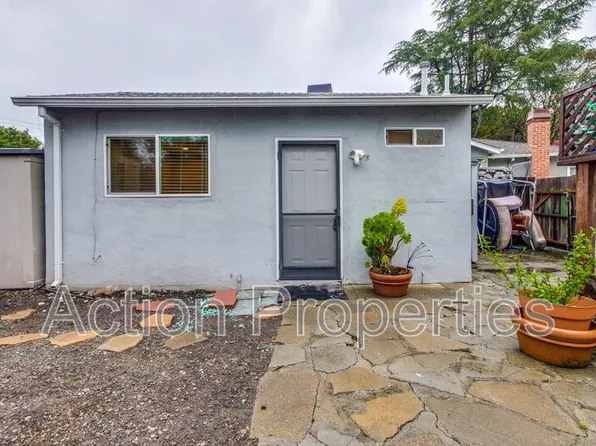 1043 Henderson Ave #B, Menlo Park, CA 94025