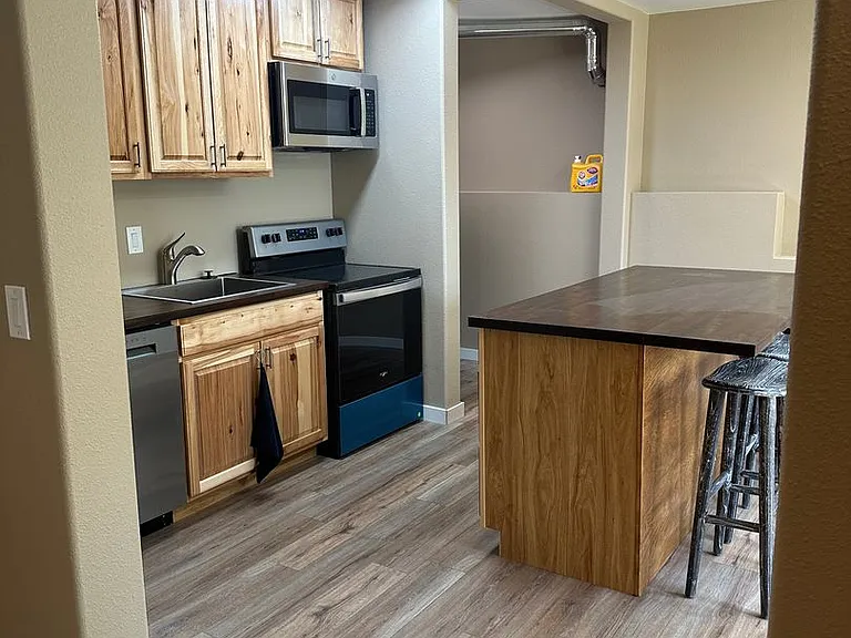 1400 W 47th Ave — Photo 13