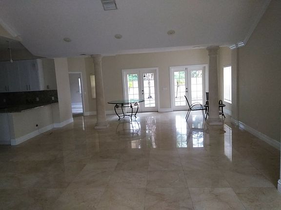 2nd image of 1318 SE 12th Ave