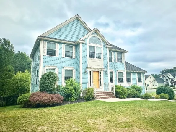 16 Oheir Way, Lowell, MA 01852