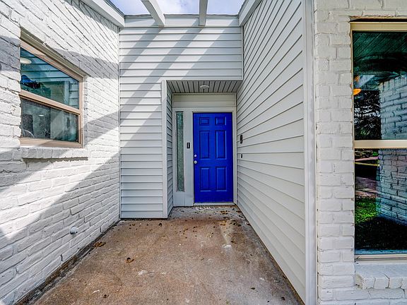 5th image of 1850 Fall Meadow Dr