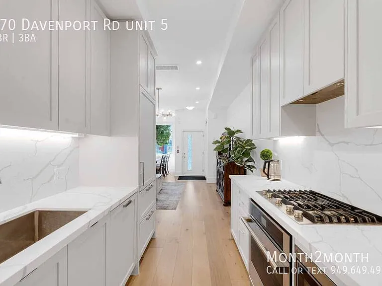 270 Davenport Rd #5 — Photo 10