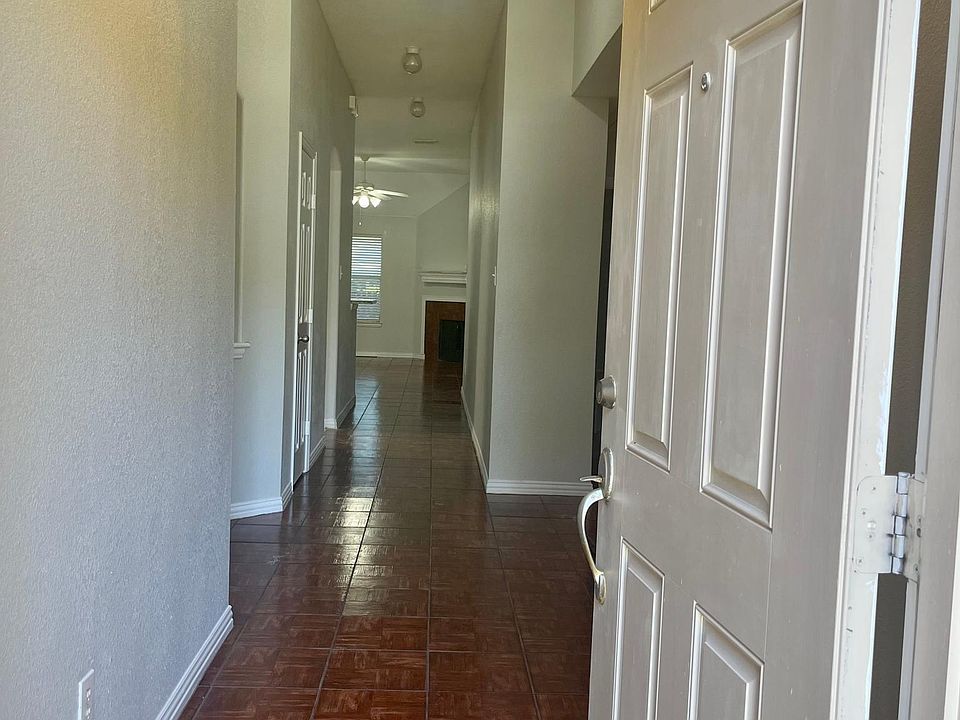 1st image of 400 Calvary Dr