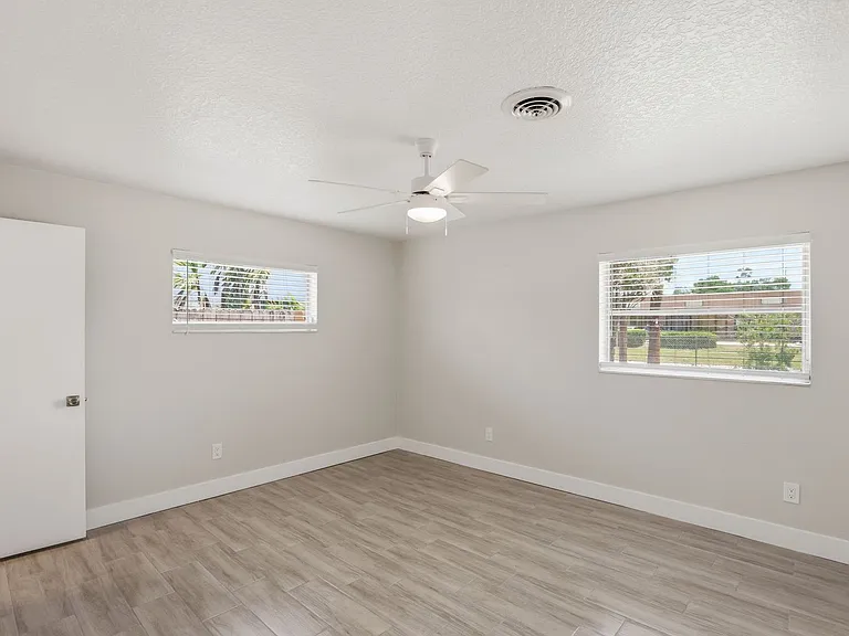 3817 Bainbridge Ave — Photo 20