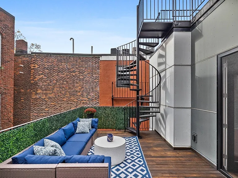 133 Salem St #PENTHOUSE — Photo 21