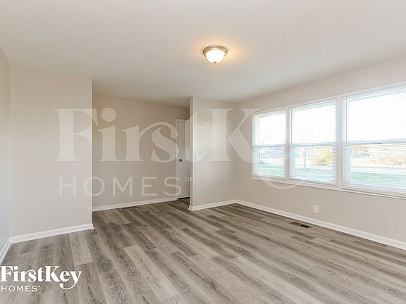 3rd image of 7733 W 21st St