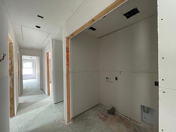 4th image of 4131 Southton Way