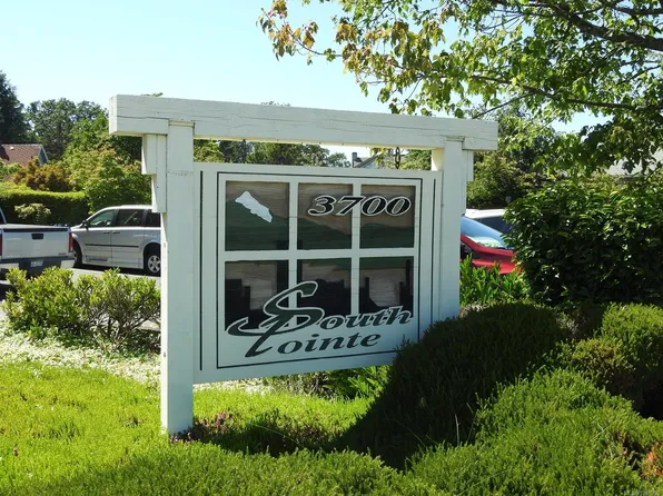 3700 Carey Rd #307, Saanich, BC V8Z 4C2