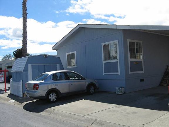 3rd image of 299 Maui Cir