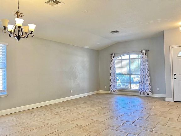 3rd image of 1002 Bordeaux Dr