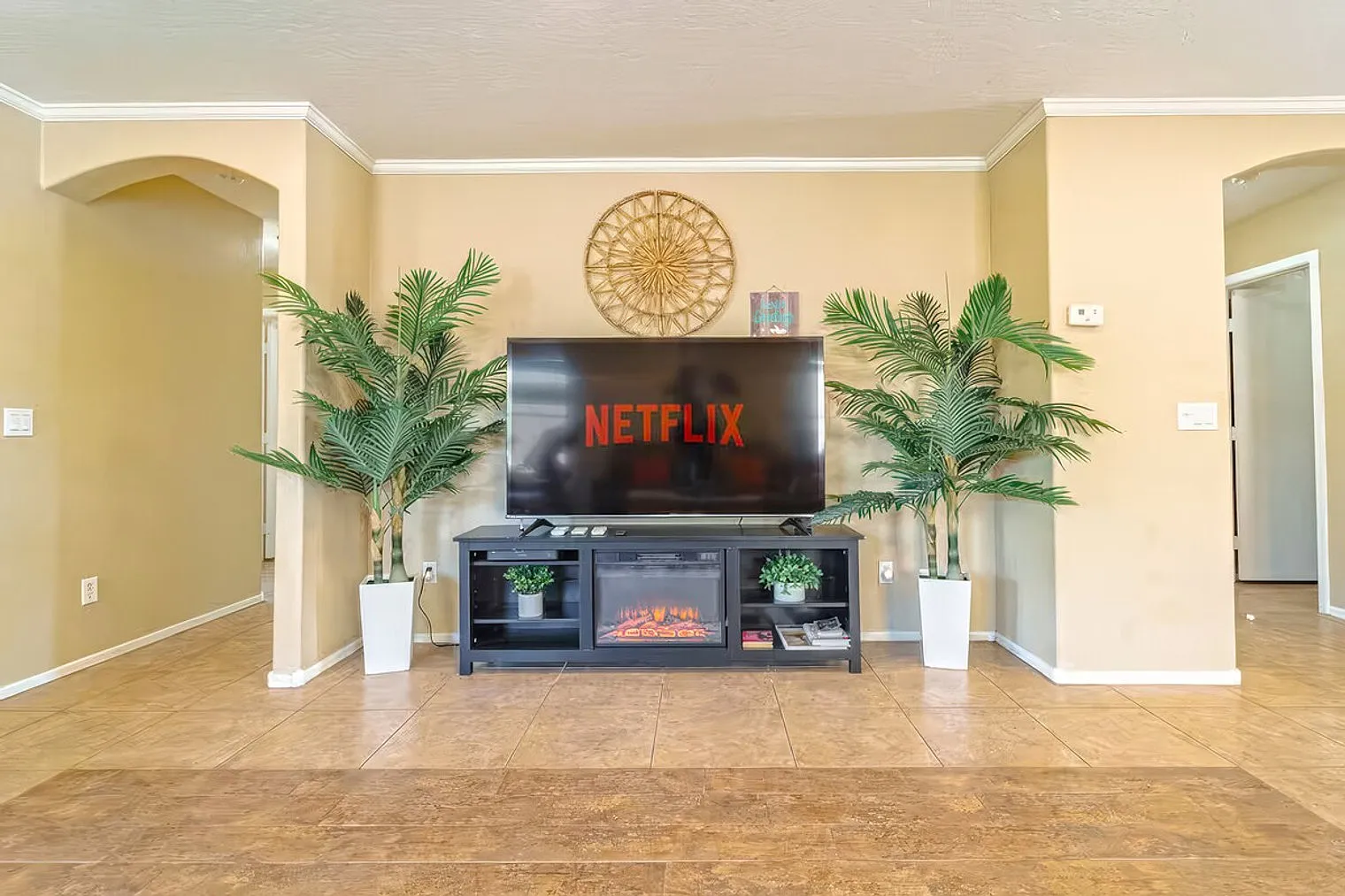 4 bed, 2.0 bath, $7,215 — Photo 2