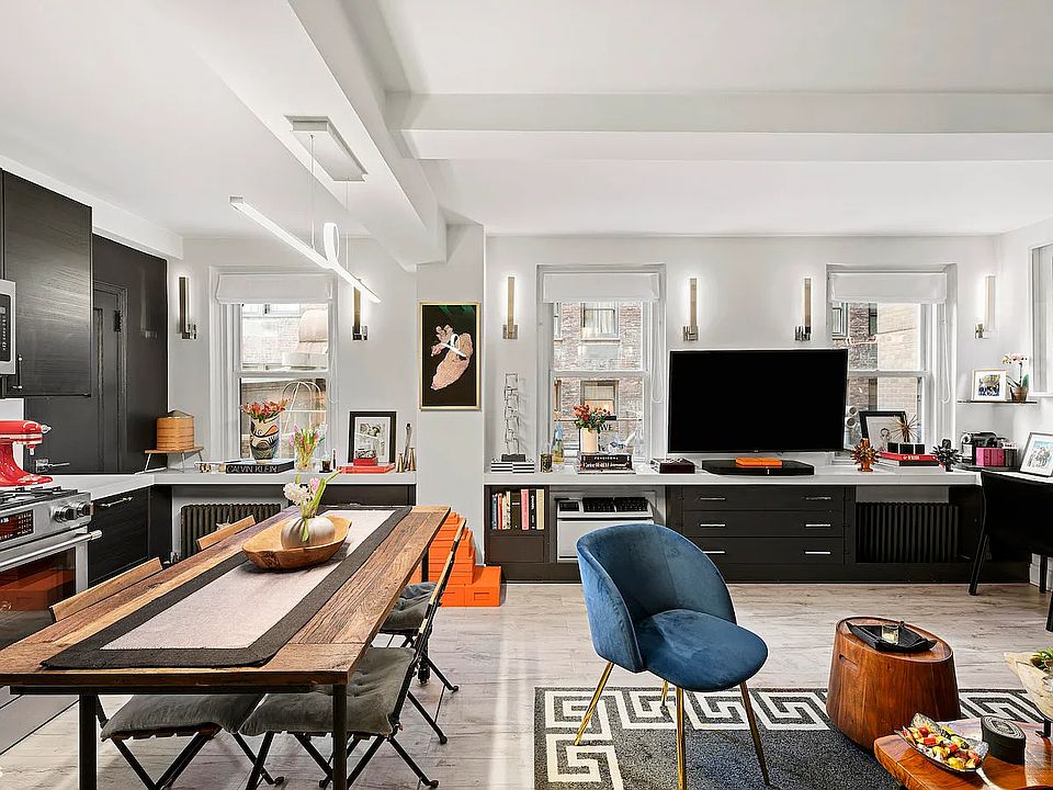 1st image of 155 E 49th St #2F