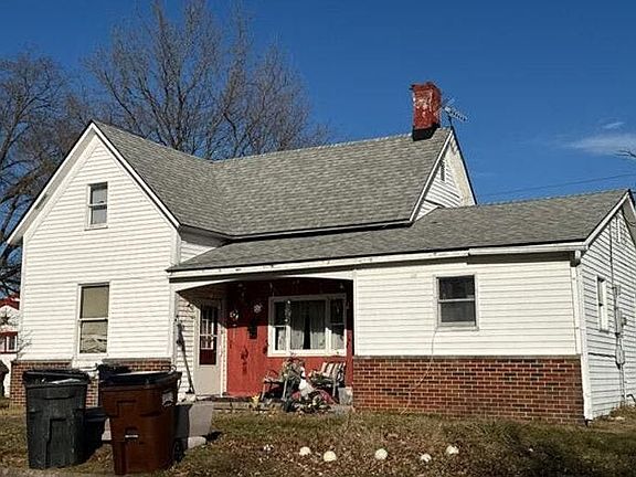 2nd image of 224 S College St