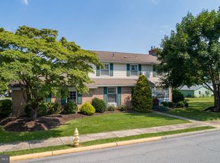15 E Keller St, Topton, PA 19562