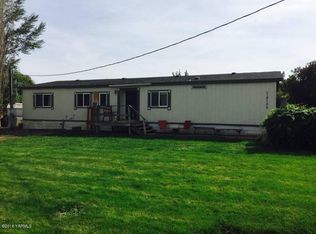 12100 Wide Hollow Rd, Yakima, WA 98908