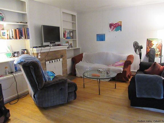 4th image of 15 Fairview Ave