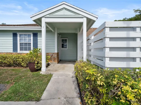 13725 SW 147th Circle Ln APT 1-31, Miami, FL 33186