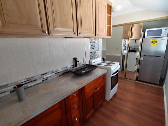 5th image of 1061 Colette Dr #1
