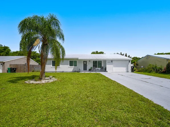 2043 SE New York Street, Port St Lucie, FL 34952