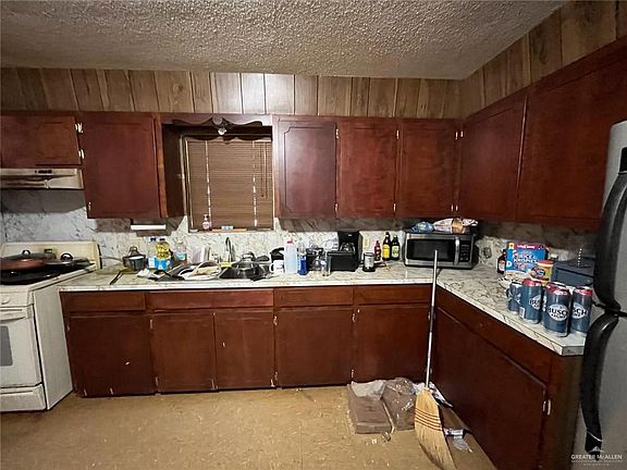 5th image of 3300 S Fir Ave