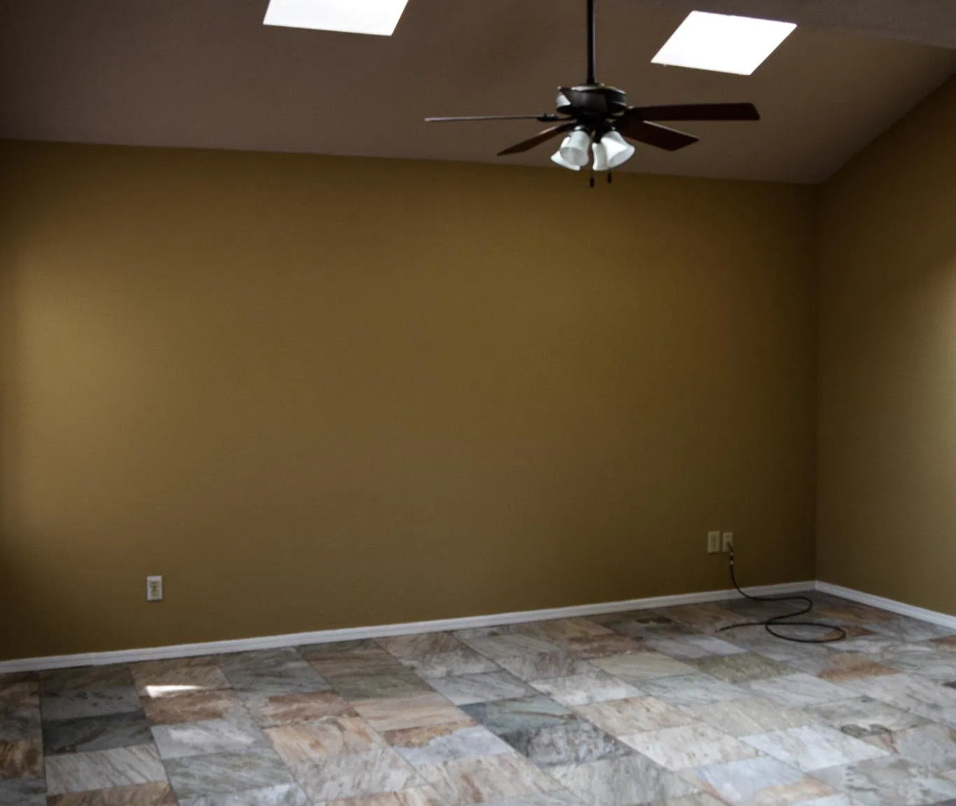 3 bed, 2.5 bath, 1502 sqft, $1,400 — Photo 4