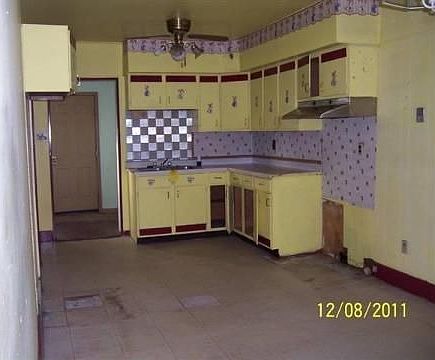 2nd image of 23721 Hoover Ave