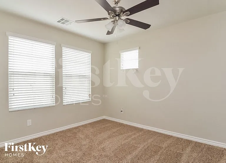 803 N Water St — Photo 8