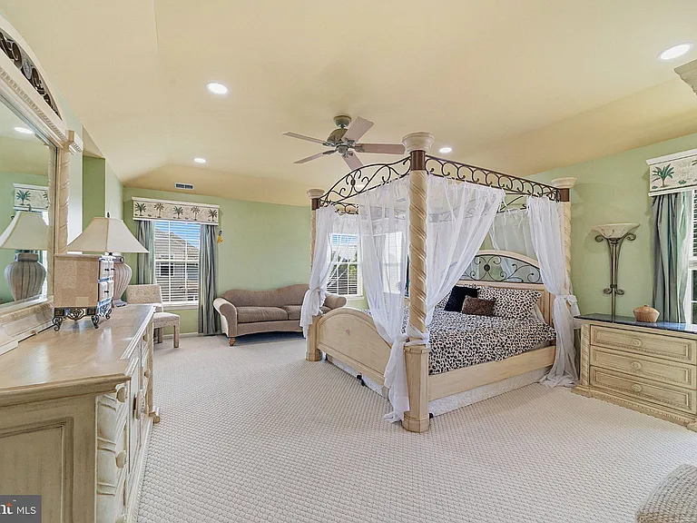 537 Riggs Ave — Photo 18