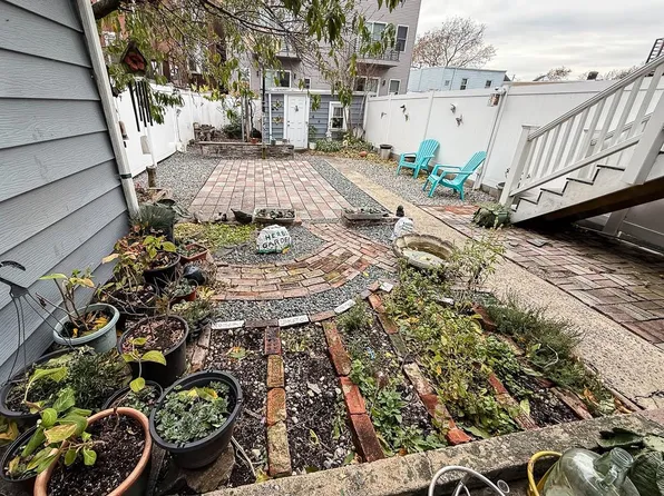 125 Poplar Street image 25 of 44