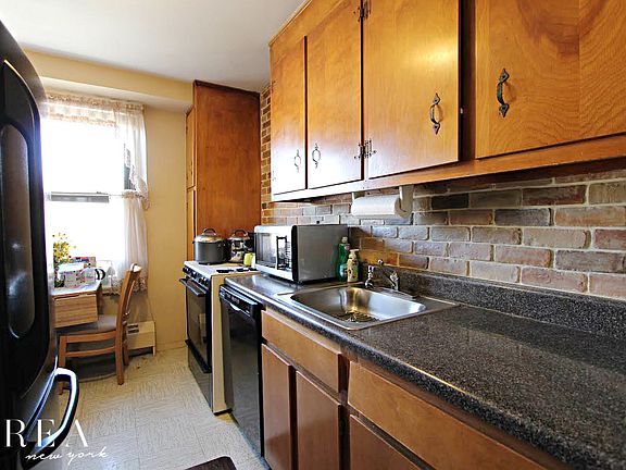 4th image of 61-15 98th St APT 9D