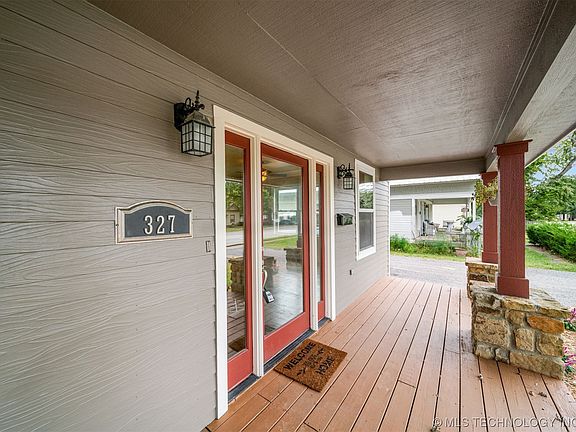 3rd image of 327 E Patti Page Blvd