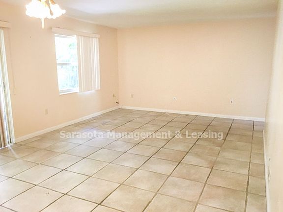 2nd image of 3509 Kingswood Dr