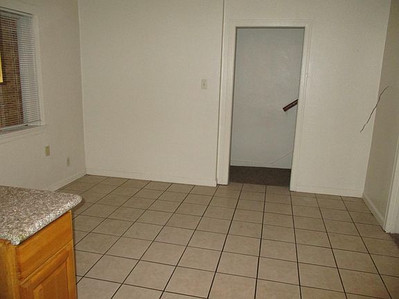 4th image of 4301 32nd St
