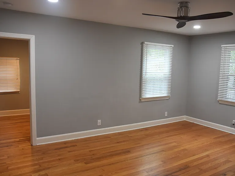 1919 Vanderbilt Cir SW — Photo 4