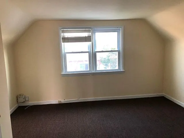 225 W Hudson St — Photo 4