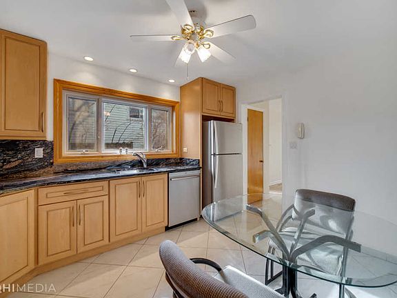 4th image of 1341 Arbor Ave