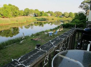 26 Forrest St, Warwick, RI 02889