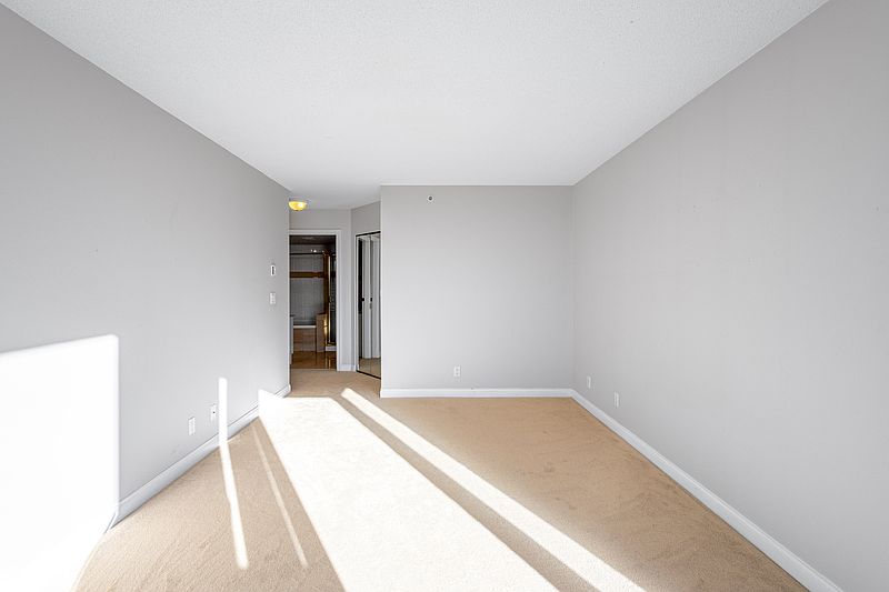 West Vancouver Apartment for rent - 2 Bedrooms — photo 7