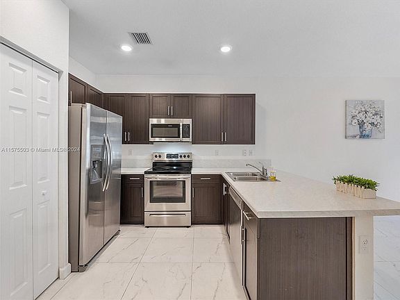 5th image of 5856 Clydesdale Ct