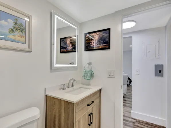 410 Wilma Circle #202, Riviera Beach, FL 33404