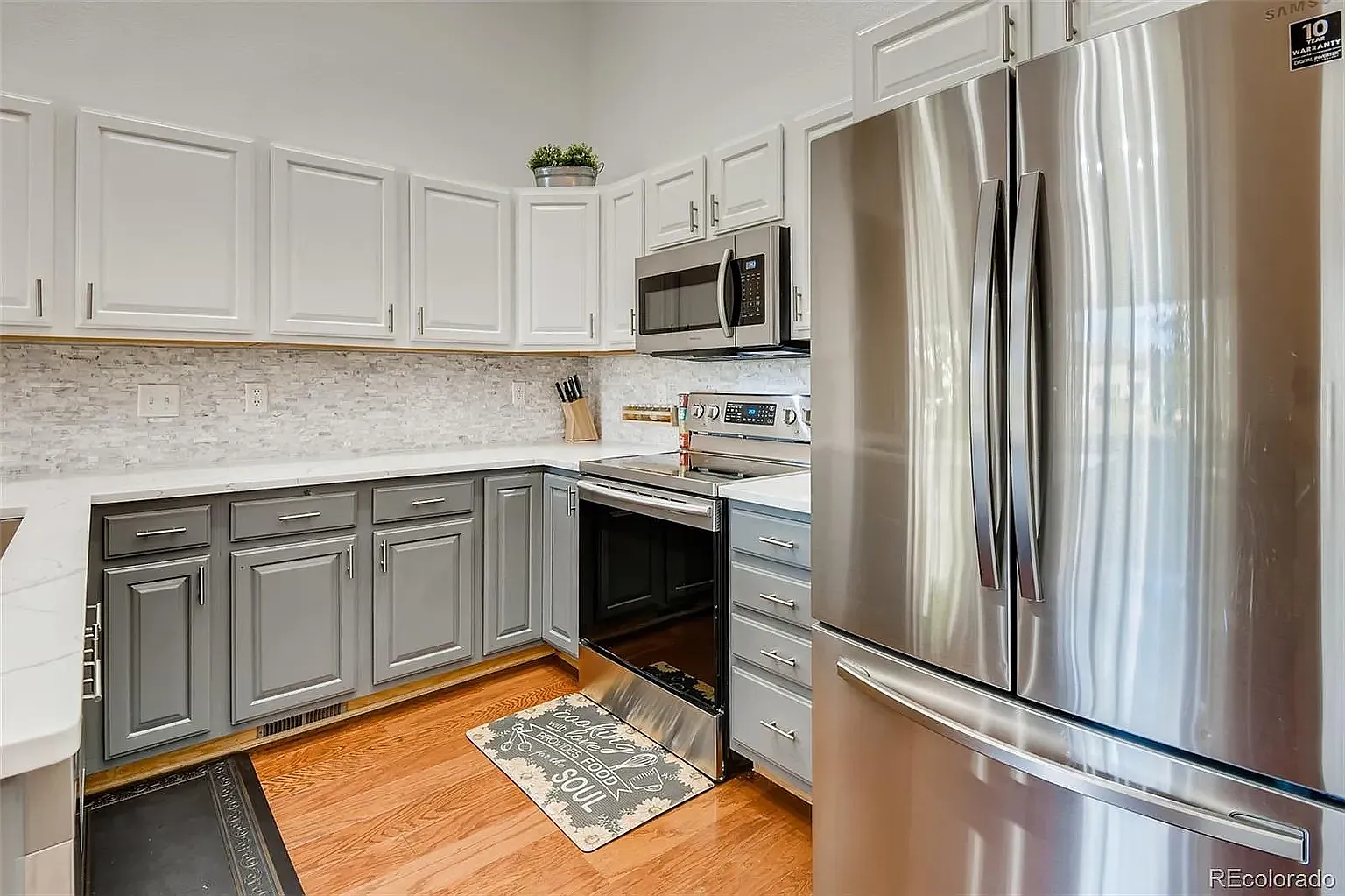 3 bed, 2302 sqft, $3,000 — Photo 4