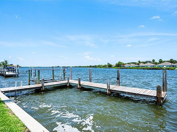 4th image of 1920 Cutlass Cove Dr