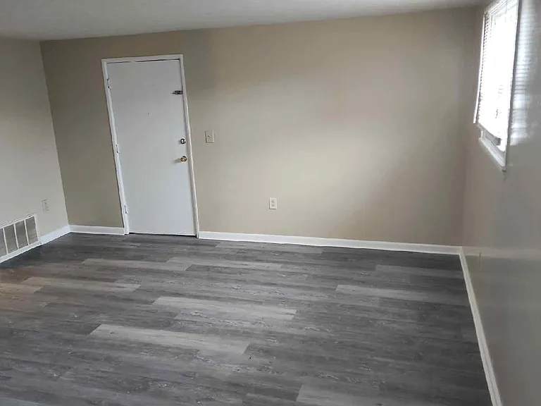 4902 Saddlebrook Ln — Photo 18
