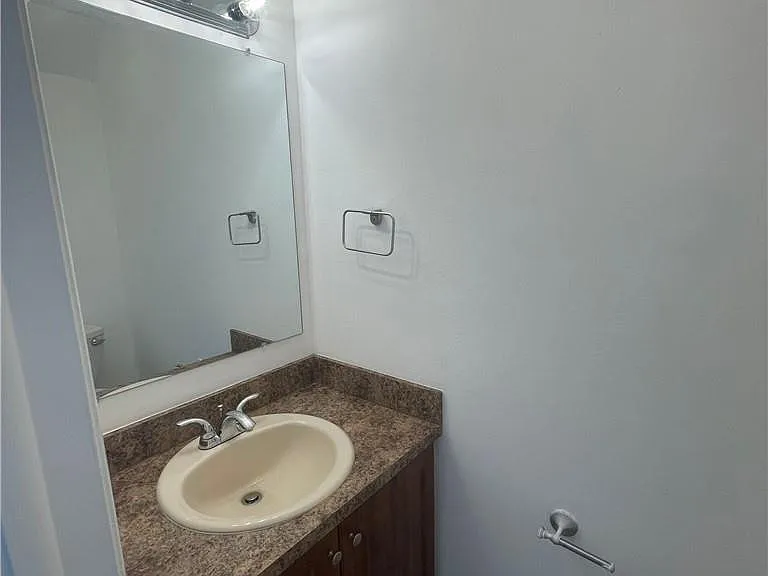 2896 S Edgehill Ln #2896 — Photo 9