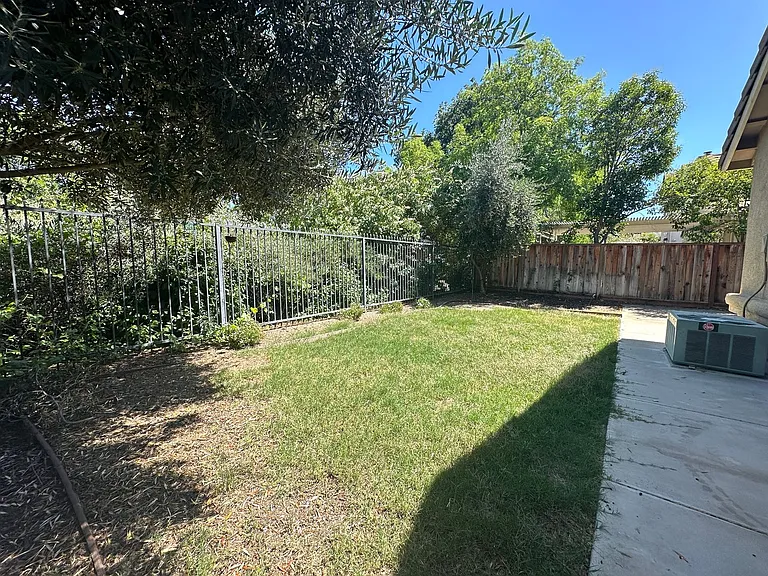 432 Apple Hill Dr — Photo 22