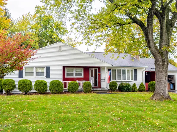 6 Dan Del Drive, Latham, NY 12110