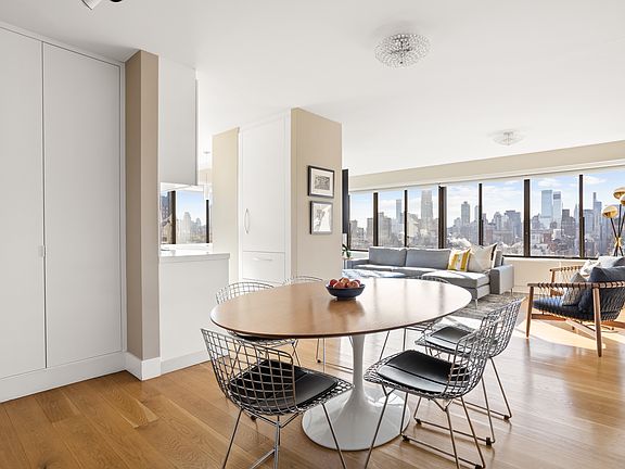 5th image of 900 Park Ave #24DC