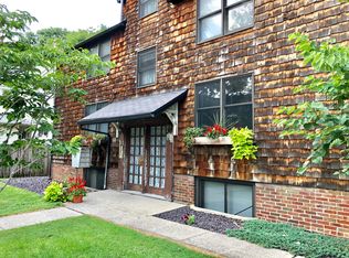 608 S New St #5, Springfield, IL 62704