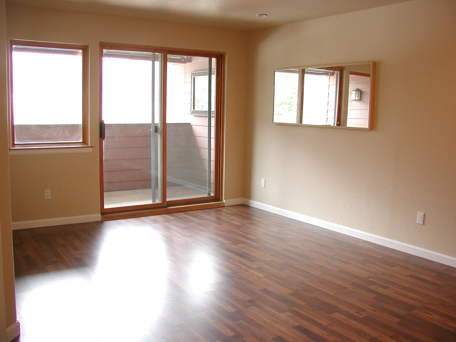 2 bed, 858 sqft, $2,200 — Photo 3