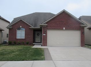 30028 Danvers Dr, Chesterfield, MI